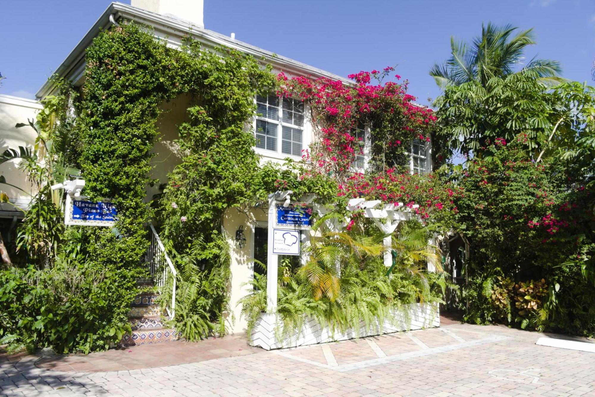 The Caribbean Court Boutique Hotel Vero Beach Exterior photo