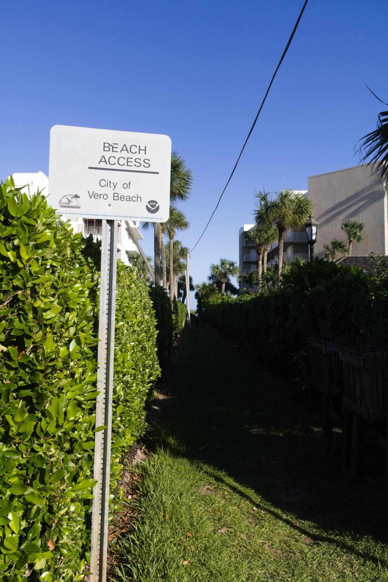 The Caribbean Court Boutique Hotel Vero Beach Exterior photo