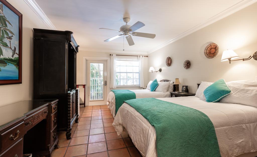 The Caribbean Court Boutique Hotel Vero Beach Exterior photo